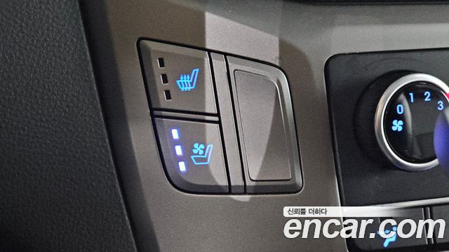 Hyundai Starex 2019 — photo 23