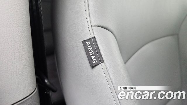 Hyundai Starex 2019 — photo 28