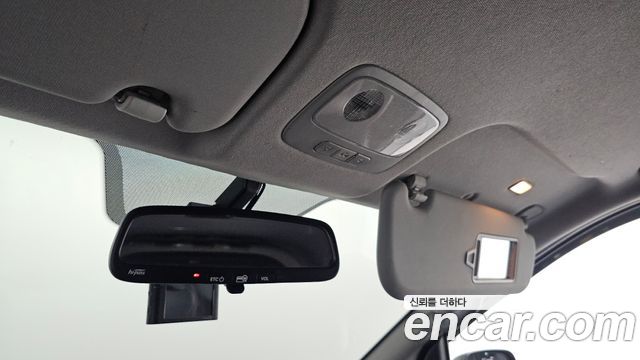 Hyundai Starex 2019 — photo 32