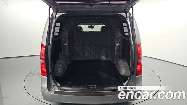 Hyundai Starex 2019 — photo 35