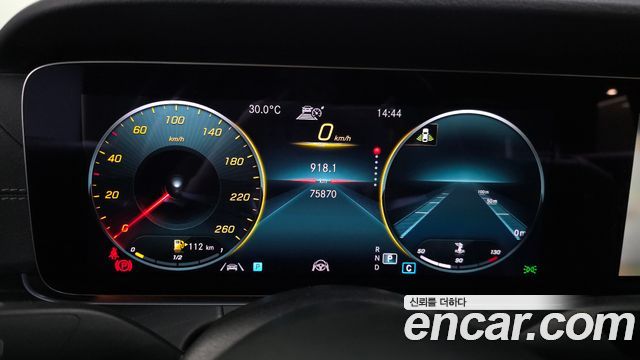 Mercedes-Benz E-Class 2021 — photo 11