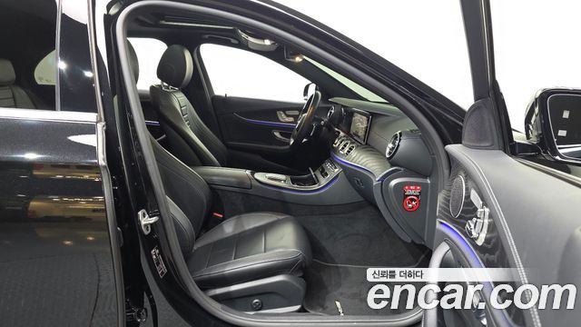 Mercedes-Benz E-Class 2021 — photo 17
