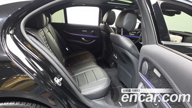 Mercedes-Benz E-Class 2021 — photo 18