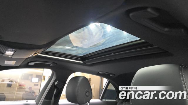 Mercedes-Benz E-Class 2021 — photo 25