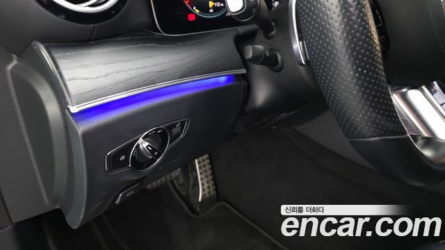 Mercedes-Benz E-Class 2021 — photo 28
