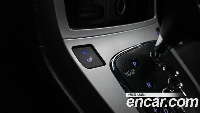 Hyundai Genesis 2009 — photo 21