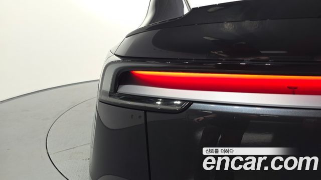 Tesla Model Y 2026 — photo 9