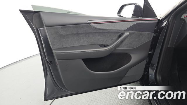 Tesla Model Y 2026 — photo 14