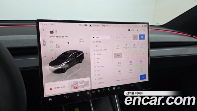 Tesla Model Y 2026 — photo 28