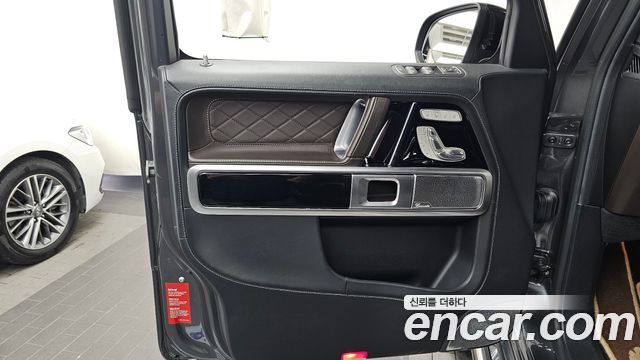 Mercedes-Benz G-Class 2019 — photo 14