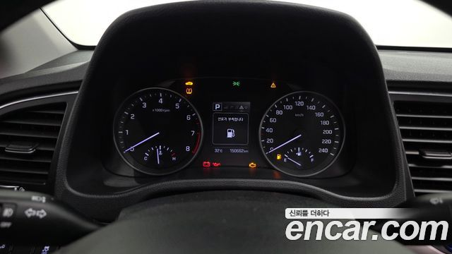 Hyundai AVANTE 2016 — photo 8