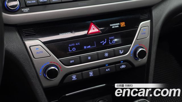 Hyundai AVANTE 2016 — photo 18
