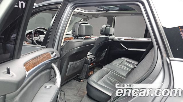 BMW X5 2009 — photo 11