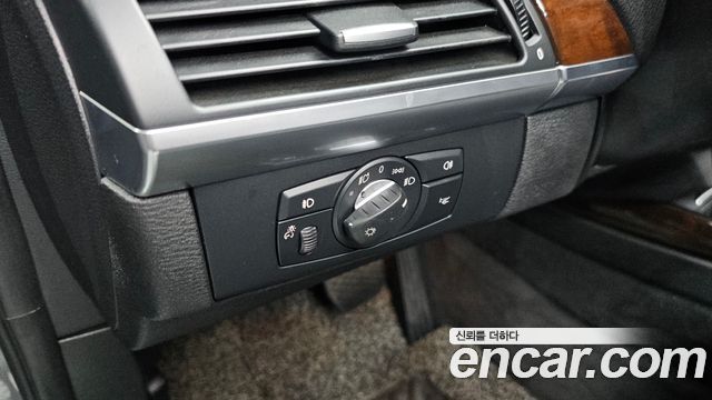 BMW X5 2009 — photo 16