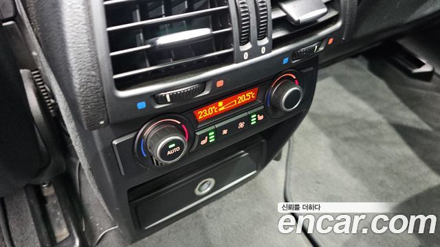 BMW X5 2009 — photo 18