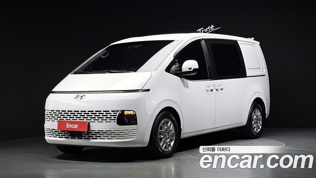 Hyundai Staria 2022 — photo 1