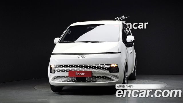 Hyundai Staria 2022 — photo 3