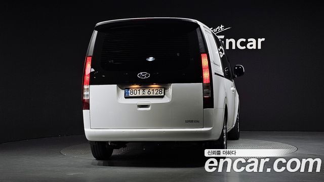 Hyundai Staria 2022 — photo 4