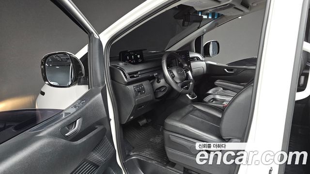Hyundai Staria 2022 — photo 10
