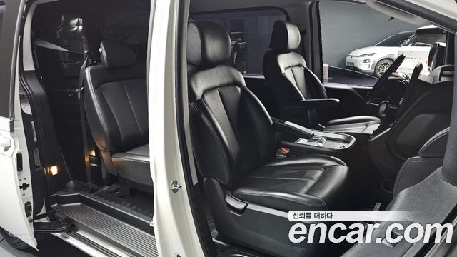 Hyundai Staria 2022 — photo 11