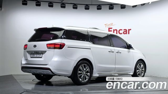 Kia Canival 2016 — photo 2