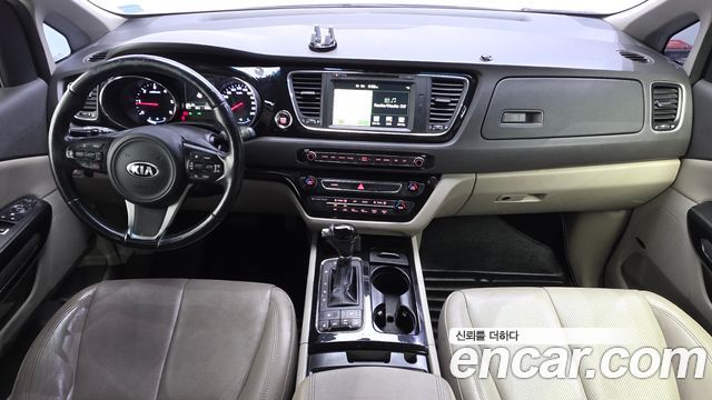 Kia Canival 2016 — photo 7