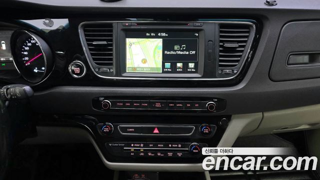 Kia Canival 2016 — photo 15