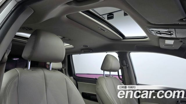 Kia Canival 2016 — photo 20