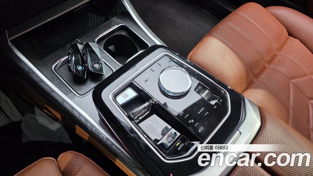 BMW 7-Series 2024 — photo 12