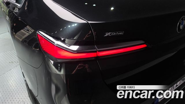 BMW 7-Series 2024 — photo 9