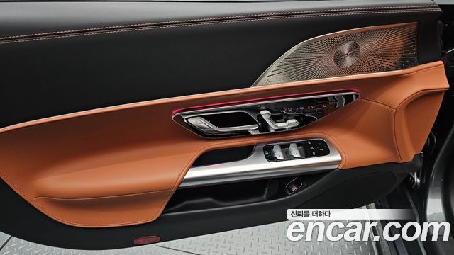 Mercedes-Benz SL-Class 2024 — photo 14