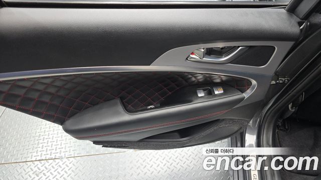 Genesis G70 2019 — photo 15