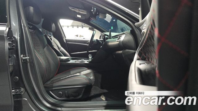 Genesis G70 2019 — photo 16