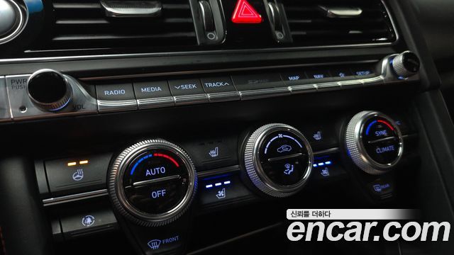 Genesis G70 2019 — photo 29