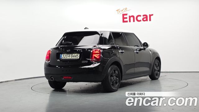 Mini Cooper 2020 — photo 2