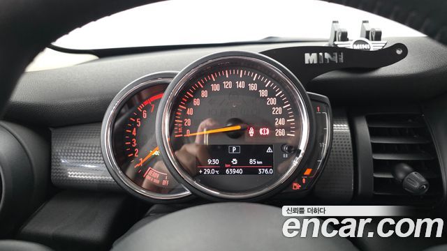 Mini Cooper 2020 — photo 11