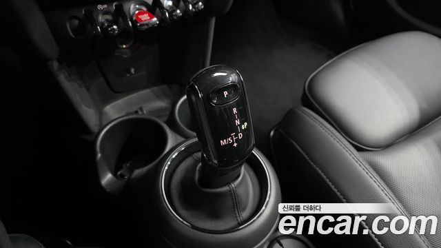 Mini Cooper 2020 — photo 12