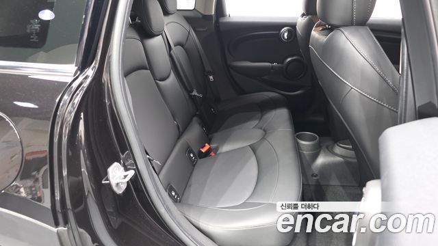 Mini Cooper 2020 — photo 18