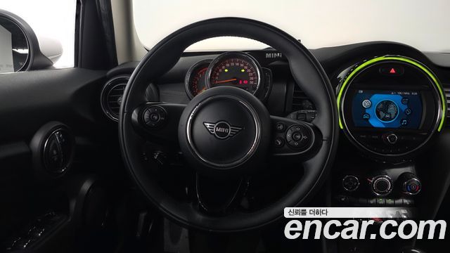 Mini Cooper 2020 — photo 19