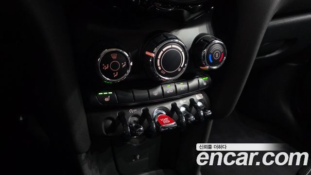 Mini Cooper 2020 — photo 23