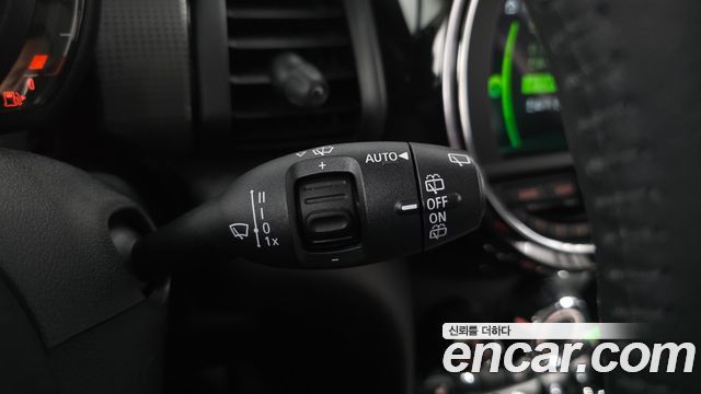 Mini Cooper 2020 — photo 24