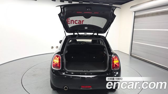 Mini Cooper 2020 — photo 26
