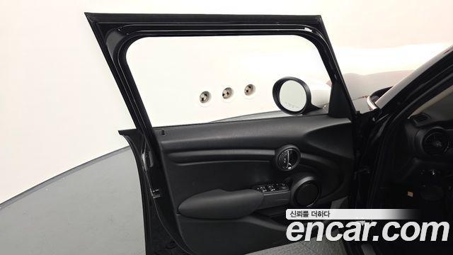 Mini Cooper 2020 — photo 14