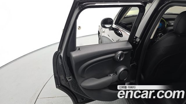 Mini Cooper 2020 — photo 15
