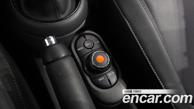 Mini Cooper 2020 — photo 27