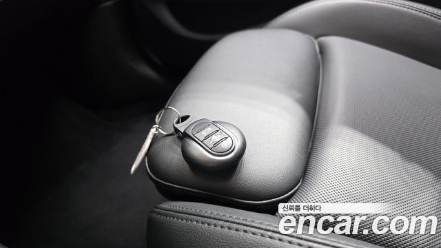 Mini Cooper 2020 — photo 31