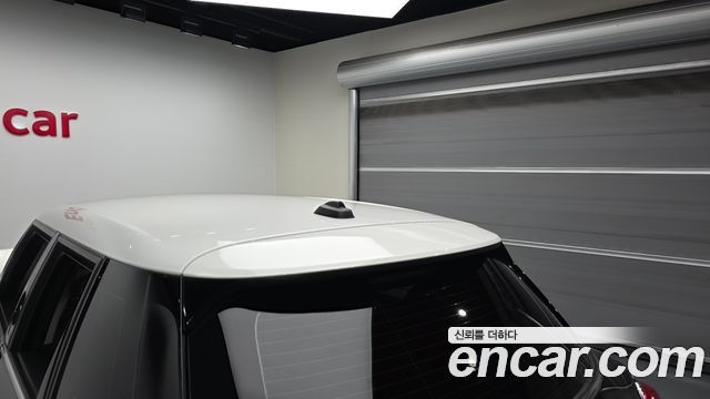 Mini Cooper 2020 — photo 37