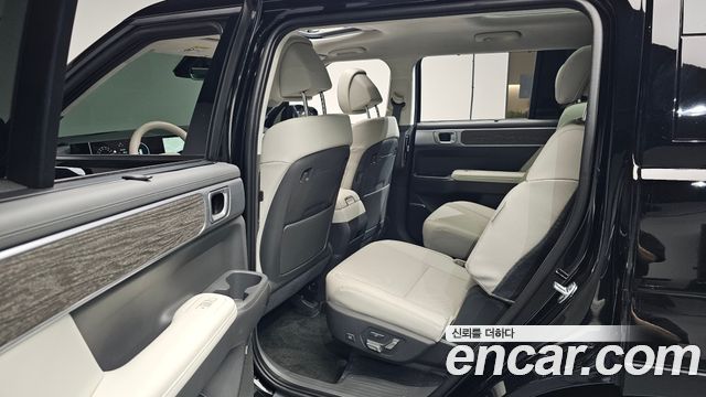 Hyundai Santafe 2025 — photo 17