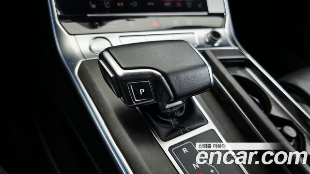 Audi A7 2020 — photo 12