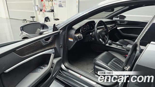 Audi A7 2020 — photo 13